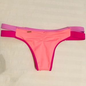 Victoria's Secret Swim - NWT Victoria’s Secret Small Itsy Bottoms Victoria's Secret Swim - NWT Victoria’s Secret Small Itsy Bottoms